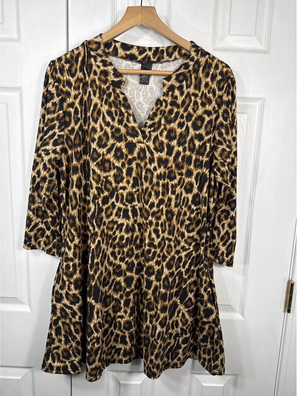 Lildy Printed V-Neck 3/4 Sleeve Band Collar Tunic Dress Size L-XL Leopard Print